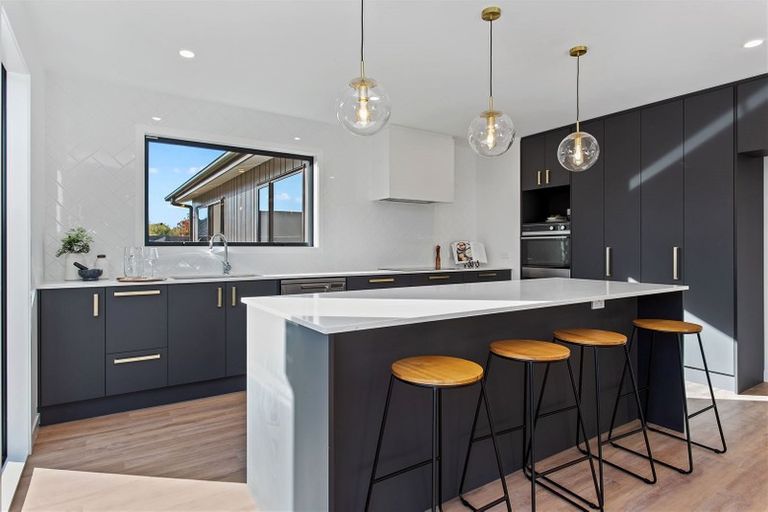 Photo of property in 27 Valour Drive, Rangiora, 7400