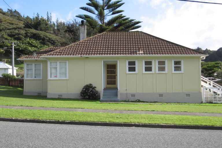 Photo of property in 22 Toomath Street, Naenae, Lower Hutt, 5011