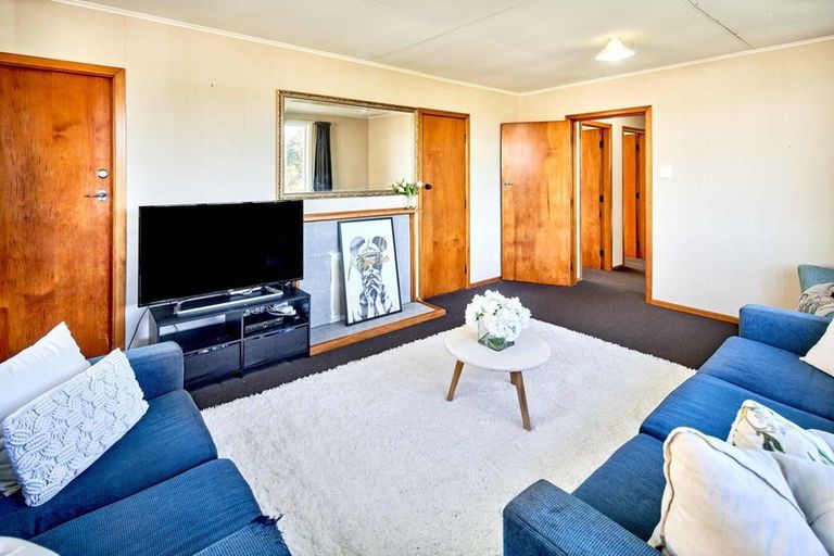 Photo of property in 52 Owhiti Street, Titahi Bay, Porirua, 5022