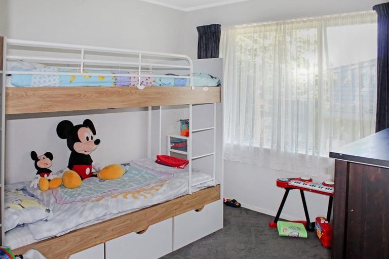 Photo of property in 7 Denver Place, Milson, Palmerston North, 4414