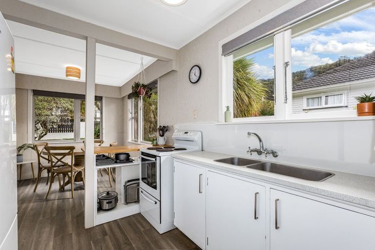 Photo of property in 7 Reid Road, Wainuiomata, Lower Hutt, 5014