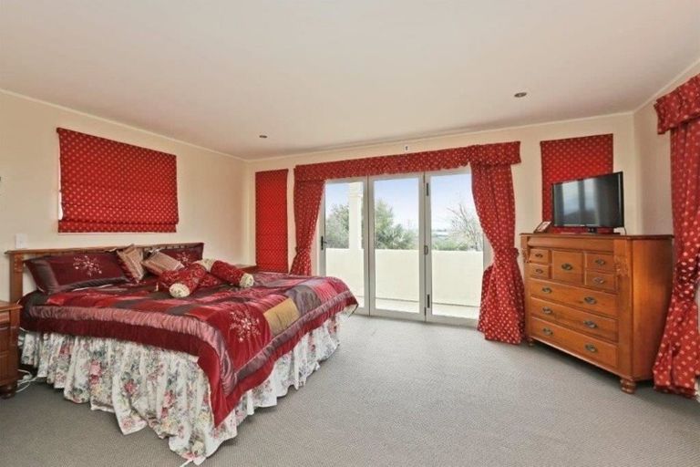 Photo of property in 24 Russell Robertson Drive, Havelock North, 4130