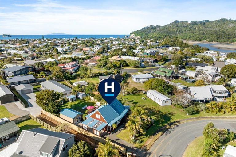 Photo of property in 127 Mckellar Place, Whangamata, 3620