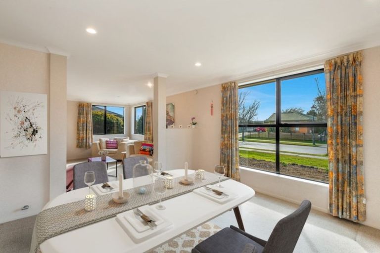 Photo of property in 12 Twickenham Place, Nawton, Hamilton, 3200