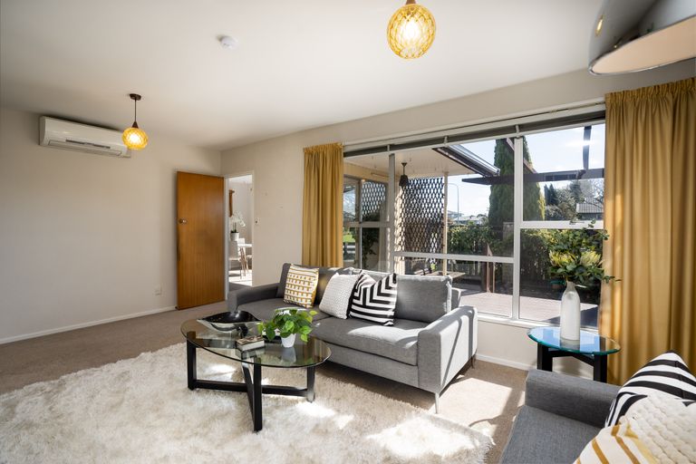 Photo of property in 12 Oldham Crescent, Halswell, Christchurch, 8025