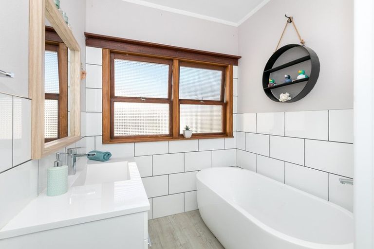 Photo of property in 35 Hinton Avenue, Forest Lake, Hamilton, 3200