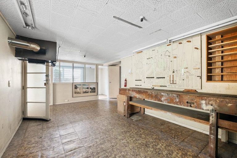 Photo of property in 1 Elizabeth Place, Mairangi Bay, Auckland, 0630