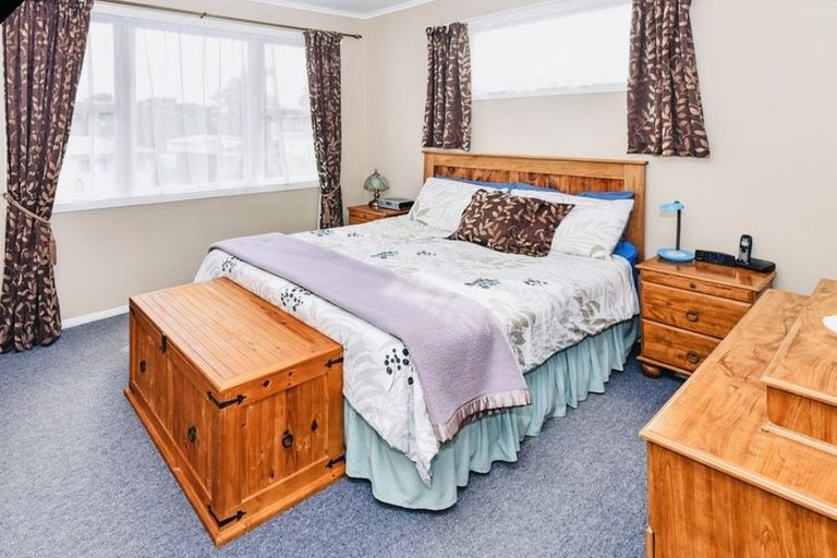 Photo of property in 32 Grande Vue Road, Hillpark, Auckland, 2102