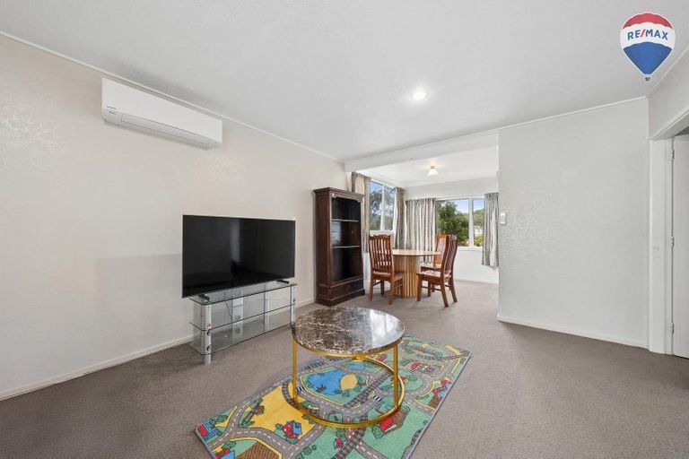 Photo of property in 39 Thurleigh Grove, Karori, Wellington, 6012