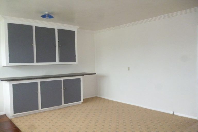 Photo of property in 13 Douglas Street, Hawera, 4610