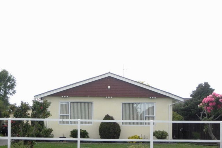 Photo of property in 4 Grimseys Road, Redwood, Christchurch, 8051