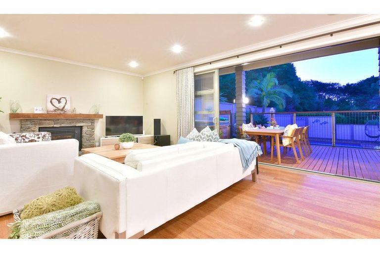 Photo of property in 92b Scott Road, Stanmore Bay, Whangaparaoa, 0932