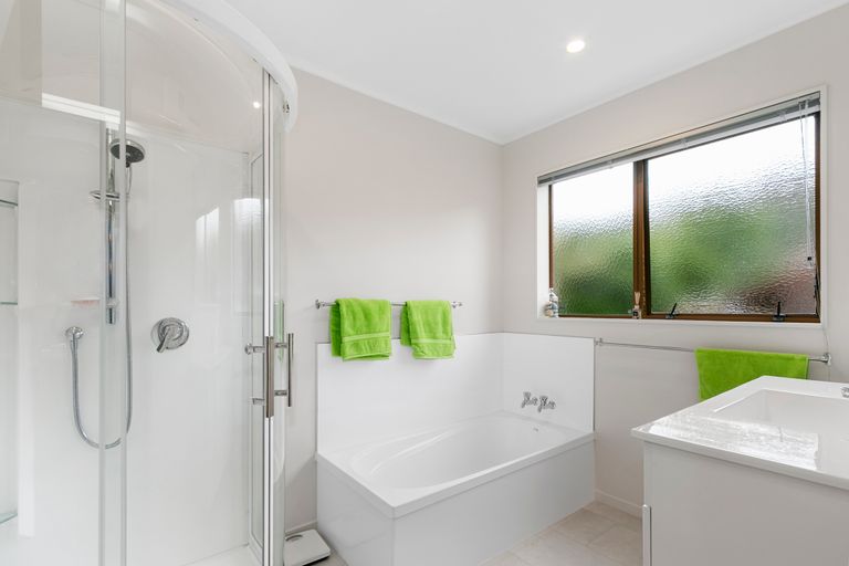 Photo of property in 13a Norton Park Avenue, Fairfield, Lower Hutt, 5011