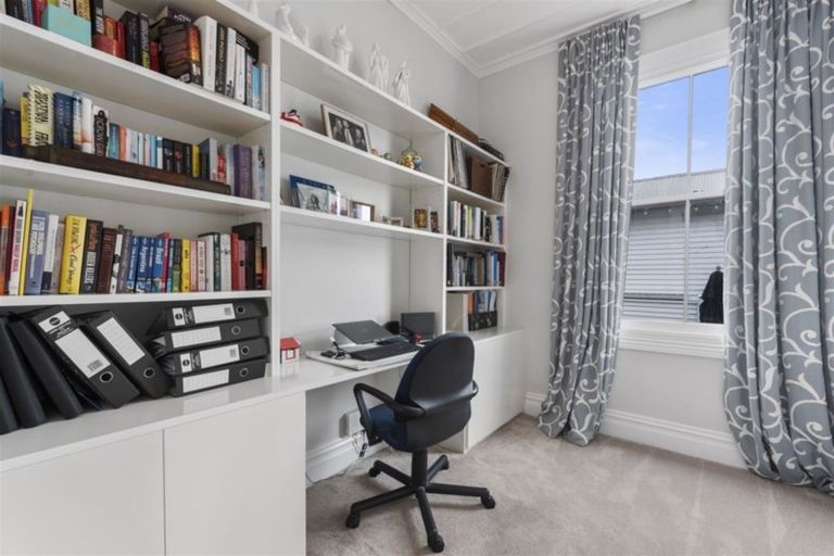 Photo of property in 1c Eversleigh Road, Belmont, Auckland, 0622