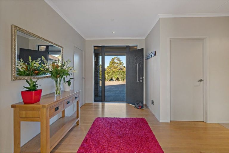 Photo of property in 69a Oraha Road, Kumeu, 0892