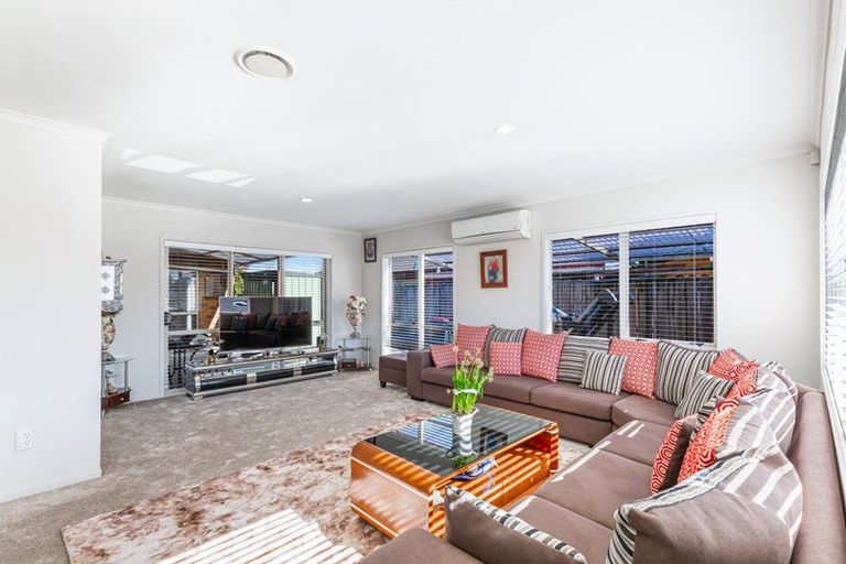 Photo of property in 25 Carrick Glen Avenue, Flat Bush, Auckland, 2019