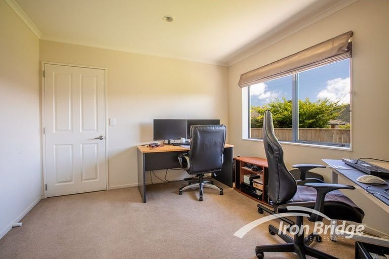 Photo of property in 13 Beaufort Close, Kingsley Heights, Upper Hutt, 5018