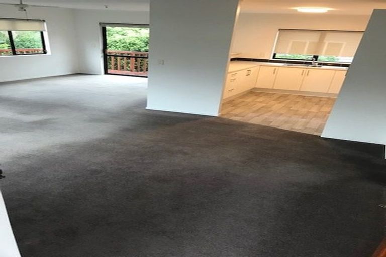 Photo of property in 2/23 William Souter Street, Forrest Hill, Auckland, 0620