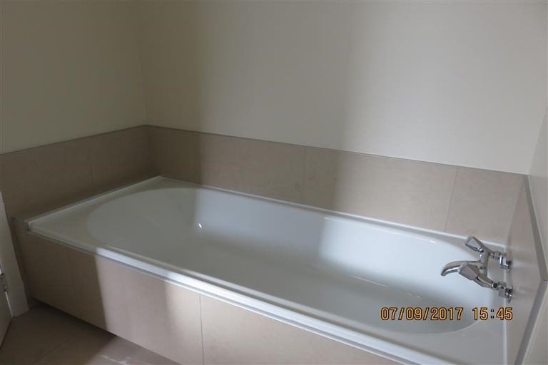 Photo of property in 2/46 Gulf View Road, Murrays Bay, Auckland, 0630