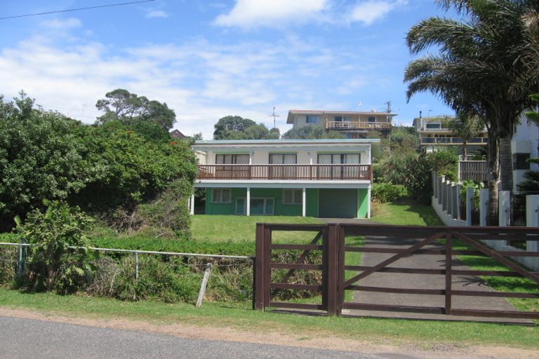 Photo of property in 16 Beach Parade, Oneroa, Waiheke Island, 1081