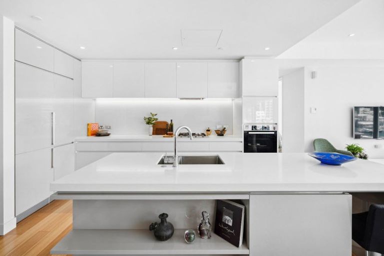 Photo of property in Clyde Quay Wharf, 1a/7 Clyde Quay Wharf, Te Aro, Wellington, 6011