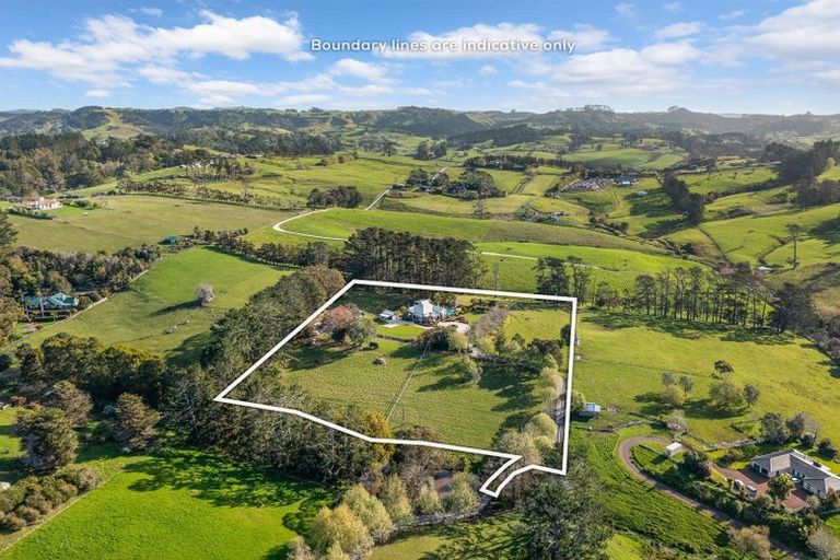 Photo of property in 70 Pomona Road, Kumeu, 0891