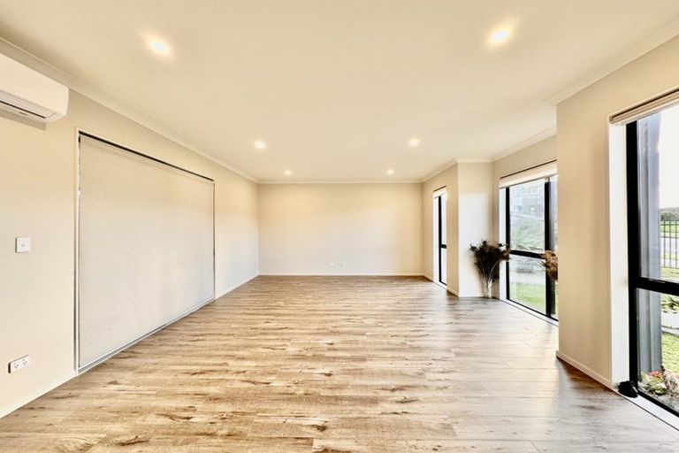 Photo of property in 84 Mettam Drive, Swanson, Auckland, 0614