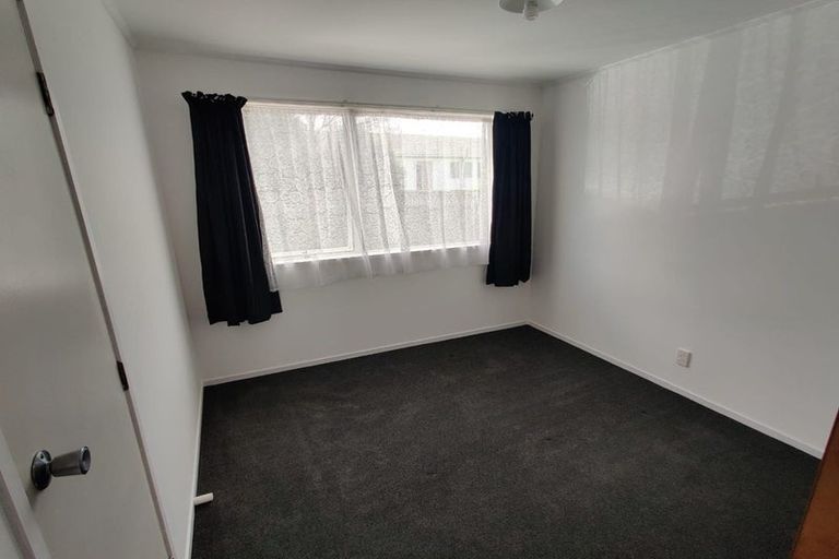 Photo of property in 18 Lipton Grove, Opaheke, Papakura, 2113