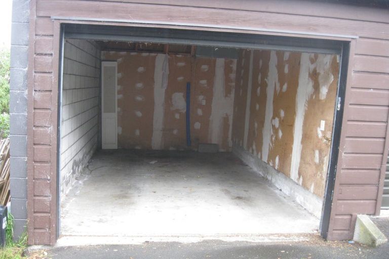 Photo of property in 2/27 Macdonald Crescent, Te Aro, Wellington, 6011