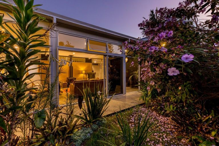 Photo of property in 30 Wiroa Road, Kerikeri, 0293