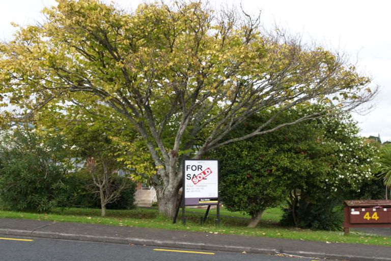 Photo of property in 2/44 Moore Street, Hillcrest, Auckland, 0627