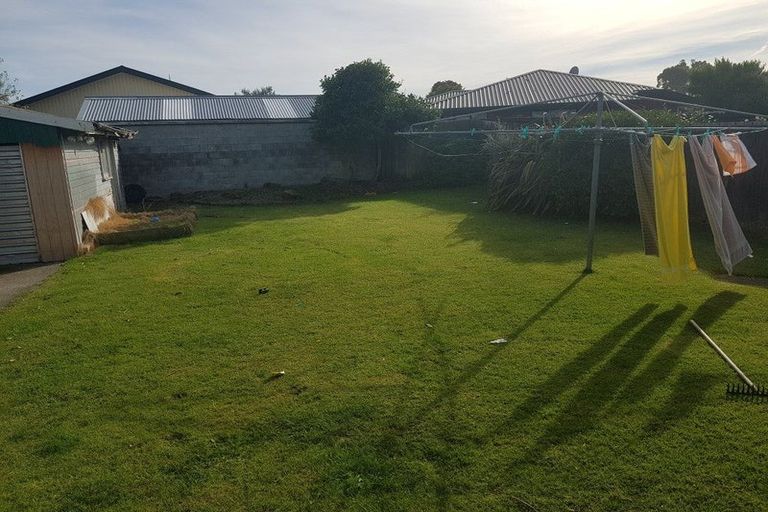 Photo of property in 6 Queenspark Drive, Parklands, Christchurch, 8083