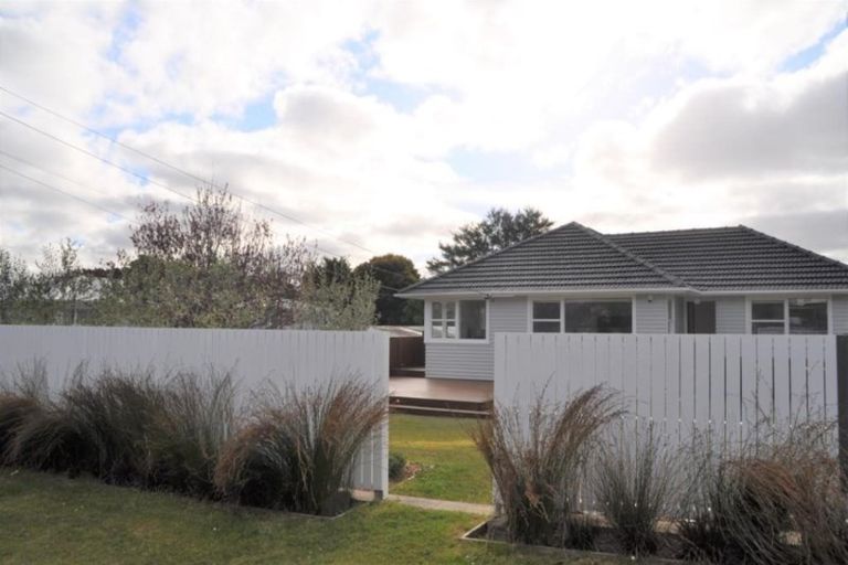 Photo of property in 41 Farquhar Road, Glendene, Auckland, 0602