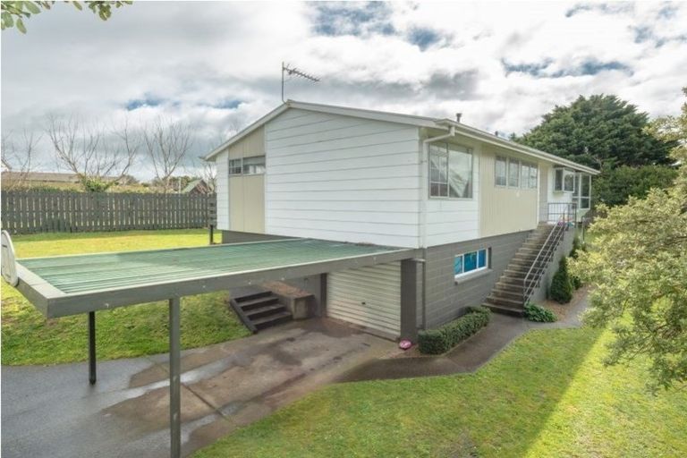 Photo of property in 46 Morrow Avenue, St Andrews, Hamilton, 3200