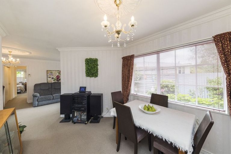 Photo of property in 2a Duna Place, Takaro, Palmerston North, 4412