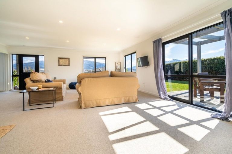 Photo of property in 17 Cunaris Way, Te Anau, 9600
