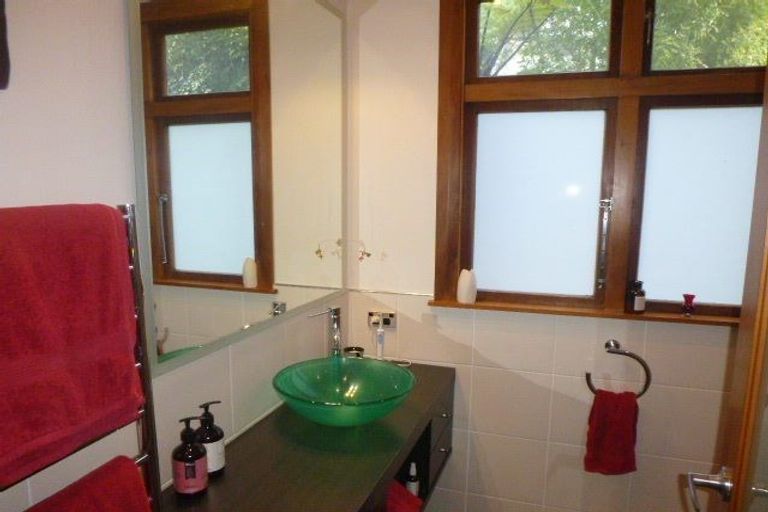 Photo of property in 11 Burma Road, Khandallah, Wellington, 6035