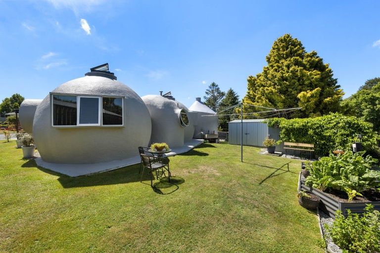 Photo of property in 17 Chartwell Drive, Eltham, 4322