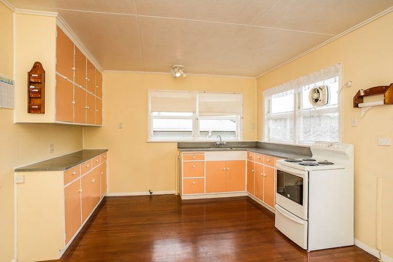 Photo of property in 2 Lorien Court, Raumati Beach, Paraparaumu, 5032