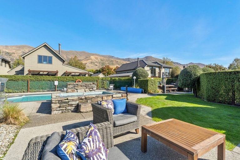 Photo of property in 2b Lansdown Street, Wanaka, 9305