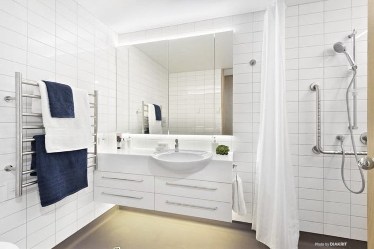 Photo of property in 1/328 Oriental Parade, Oriental Bay, Wellington, 6011