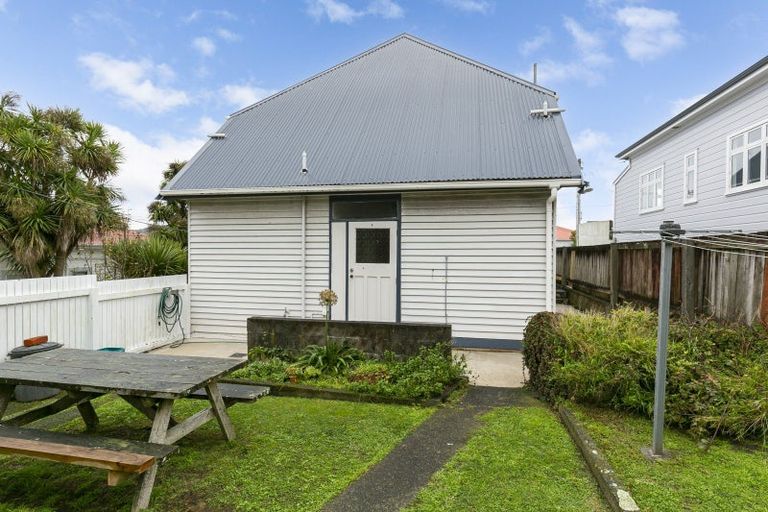 Photo of property in 46 Wright Street, Mount Cook, Wellington, 6021