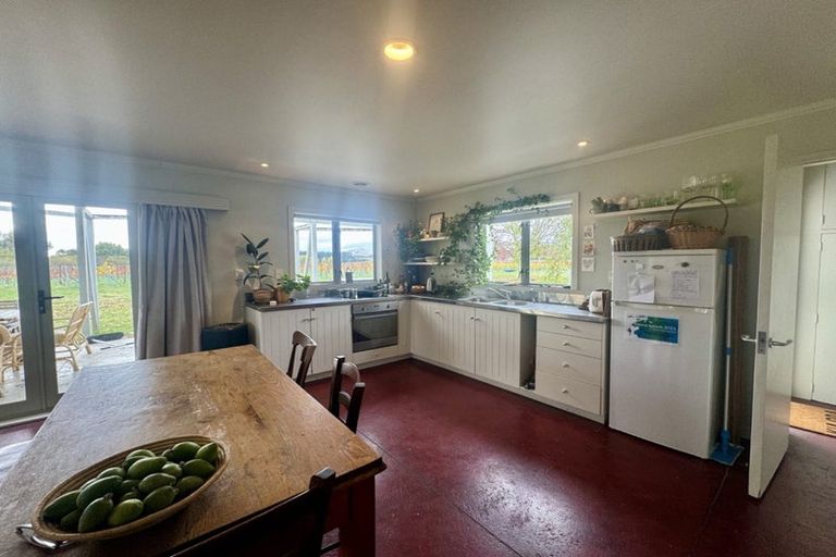Photo of property in Vynfields, 22 Omarere Road, Martinborough, 5711