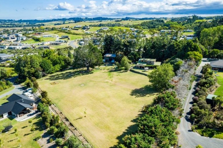 Photo of property in 28a Old Waipu Road, Mangawhai, 0505