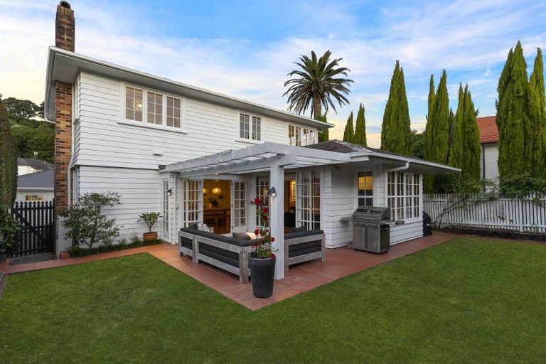 Photo of property in 28 Jubilee Avenue, Devonport, Auckland, 0624