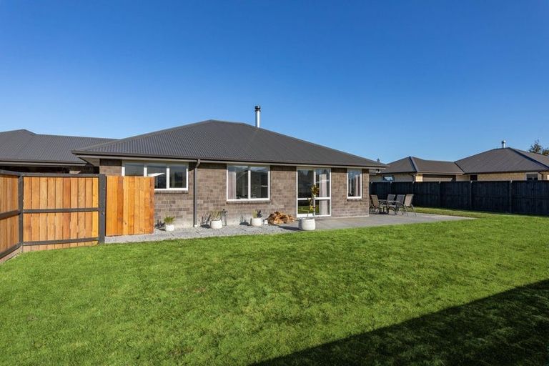 Photo of property in 15 Ruru Place, Oxford, 7430