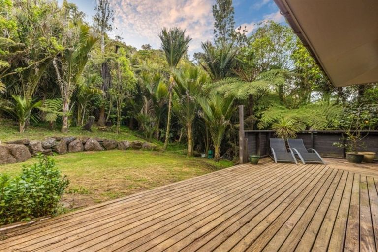 Photo of property in 215 Shaw Road, Titirangi, Auckland, 0604