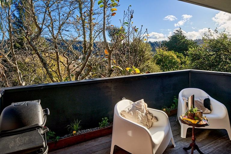 Photo of property in 33 Kairimu Street, Stokes Valley, Lower Hutt, 5019