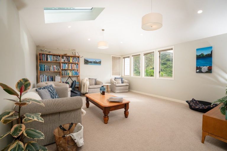 Photo of property in 23 Doris Gordon Crescent, Crofton Downs, Wellington, 6035