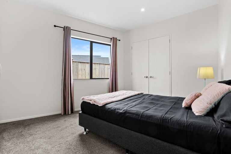 Photo of property in 11 Sapwood Crescent, Takanini, 2110